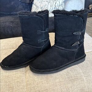 BEAR PAW ABIGAIL WOMENS BUTTON FLAT BLACK SUEDE SNOW BOOTIES SZ 10